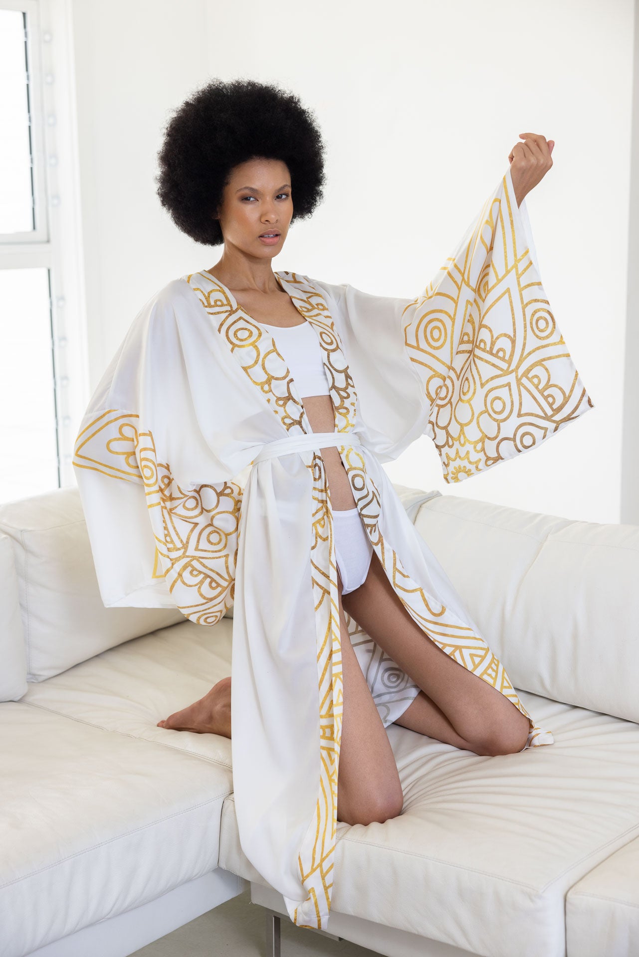 Flow Kimono: White